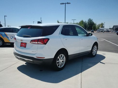 Used 2024 Chevrolet Equinox LT AWD/4WD image 3
