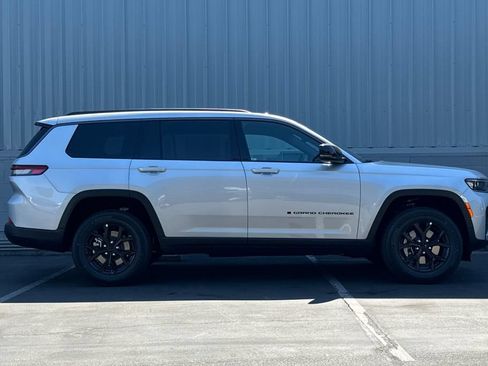New 2026 Jeep Grand Cherokee L 4WD image 3
