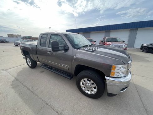 Used 2013 Chevrolet Silverado 2500 LTZ w/ Suspension Package, Off-Road AWD/4WD image 10