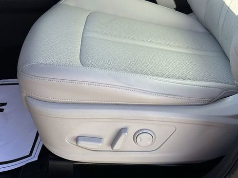 Certified 2023 Kia Sorento SX image 15