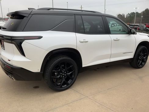 Used 2024 Chevrolet Traverse RS w/ LPO, Floor Liner Package image 9