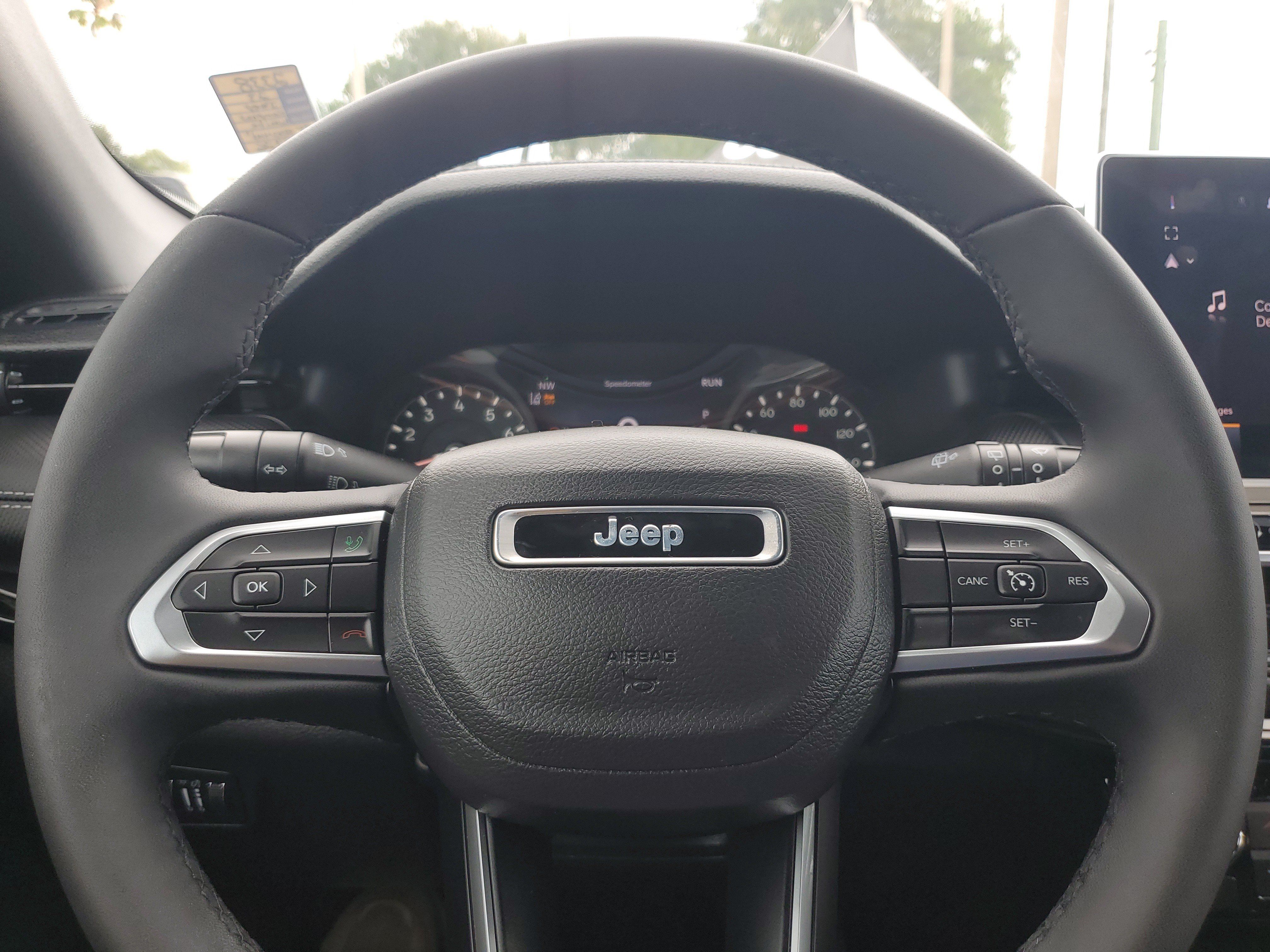 Used 2023 Jeep Compass Latitude AWD/4WD image 20