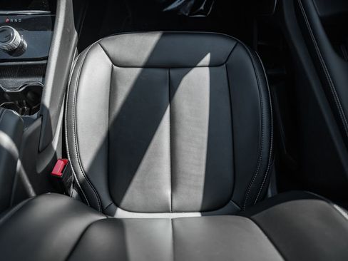 Used 2024 Jeep Grand Cherokee Limited image 32