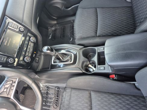 Certified 2022 Nissan Rogue S FWD image 23