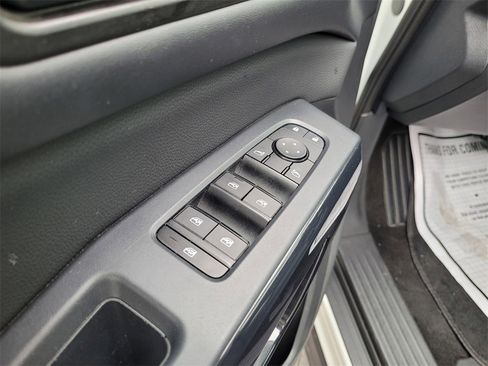 Used 2024 Nissan Pathfinder SV image 26