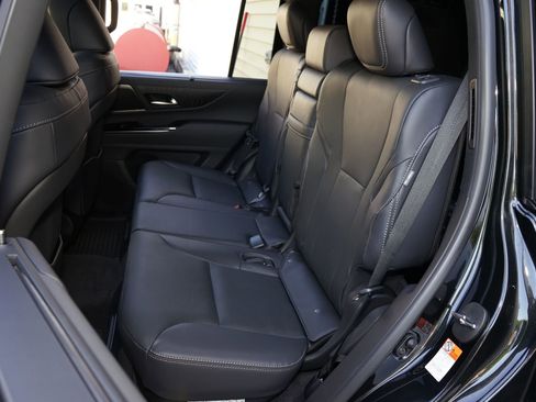 Used 2025 Lexus LX 600 4WD w/ Accessory Package (2T) image 25