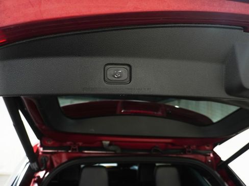 Used 2019 Ford Explorer XLT w/ Equipment Group 202A image 7