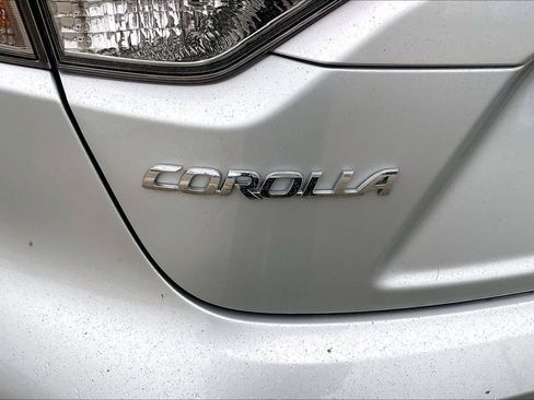 Used 2024 Toyota Corolla LE image 30