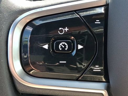 Certified 2023 Volvo XC60 B5 Plus w/ Climate Package AWD/4WD image 24
