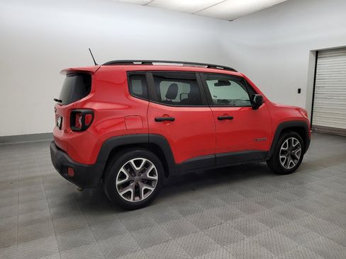 Used 2015 Jeep Renegade Latitude FWD image 10