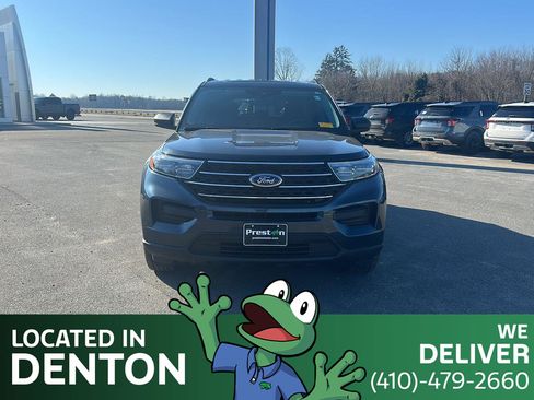 Used 2023 Ford Explorer XLT image 2