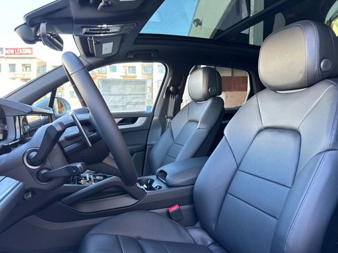 New 2026 Porsche Cayenne image 5