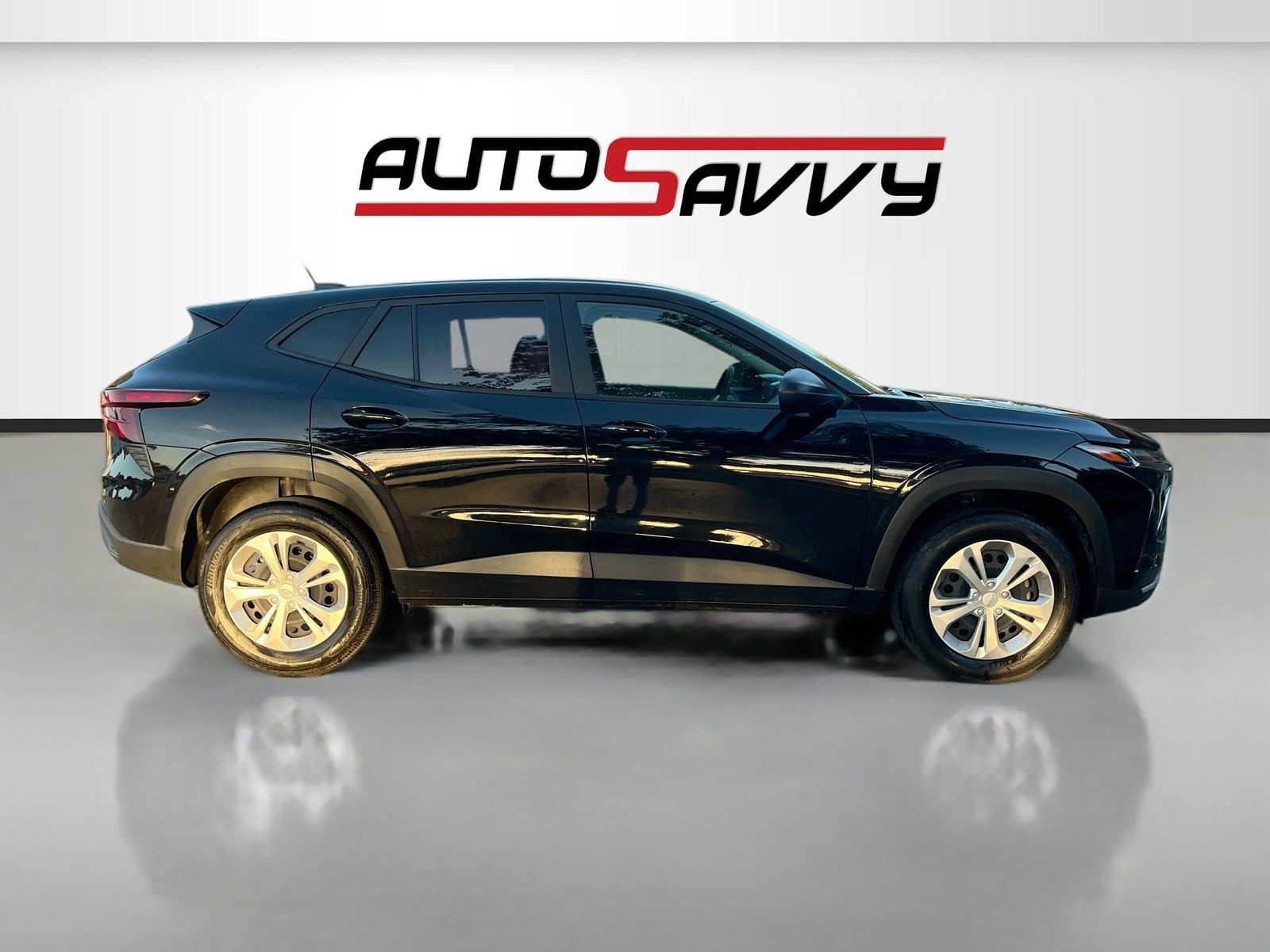 Used 2025 Chevrolet Trax LS FWD image 8