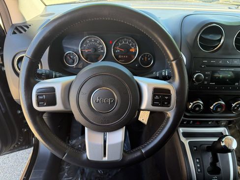 Used 2017 Jeep Compass High Altitude FWD image 14