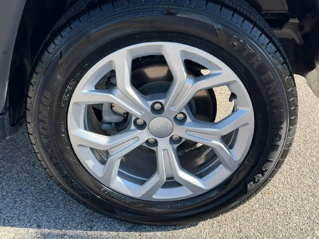 Used 2024 Jeep Compass Latitude AWD/4WD image 8