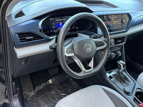 Used 2024 Volkswagen Taos SE AWD/4WD image 7