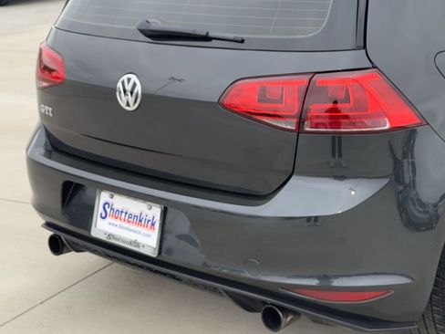Used 2017 Volkswagen Golf 4-Door FWD image 6