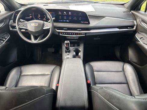 Used 2025 Cadillac XT4 Premium Luxury FWD image 29