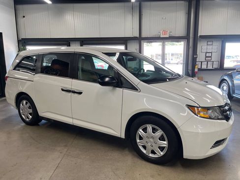 Used 2014 Honda Odyssey LX image 15