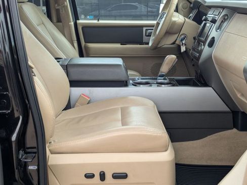 Used 2013 Ford Expedition XLT image 23
