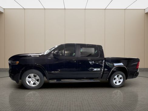 Used 2025 RAM 1500 Big Horn AWD/4WD image 2