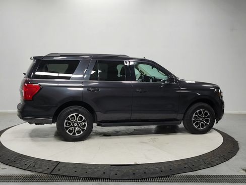 Used 2024 Ford Expedition XLT RWD image 8
