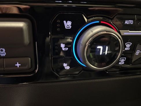 Used 2024 Chevrolet Silverado 1500 High Country w/ Midnight Edition image 32