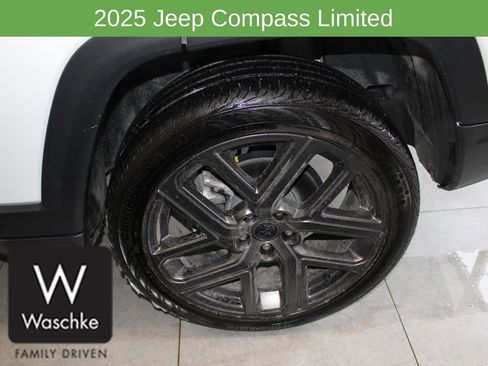 New 2025 Jeep Compass Limited w/ Sun & Sound Group image 11