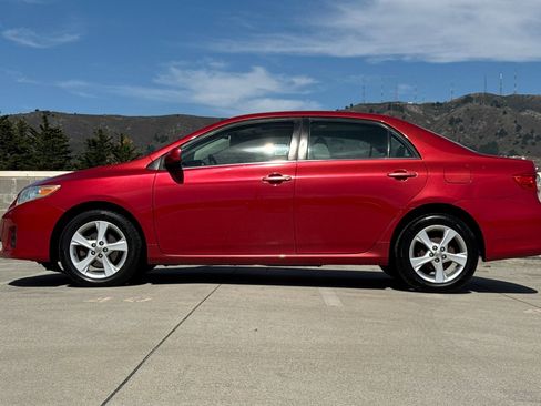 Used 2013 Toyota Corolla LE w/ Premium Pkg FWD image 2