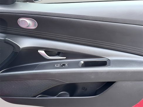 Used 2023 Hyundai Elantra SEL image 28