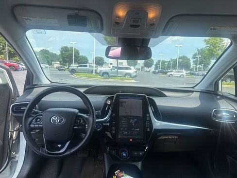 Used 2022 Toyota Prius Limited FWD image 14
