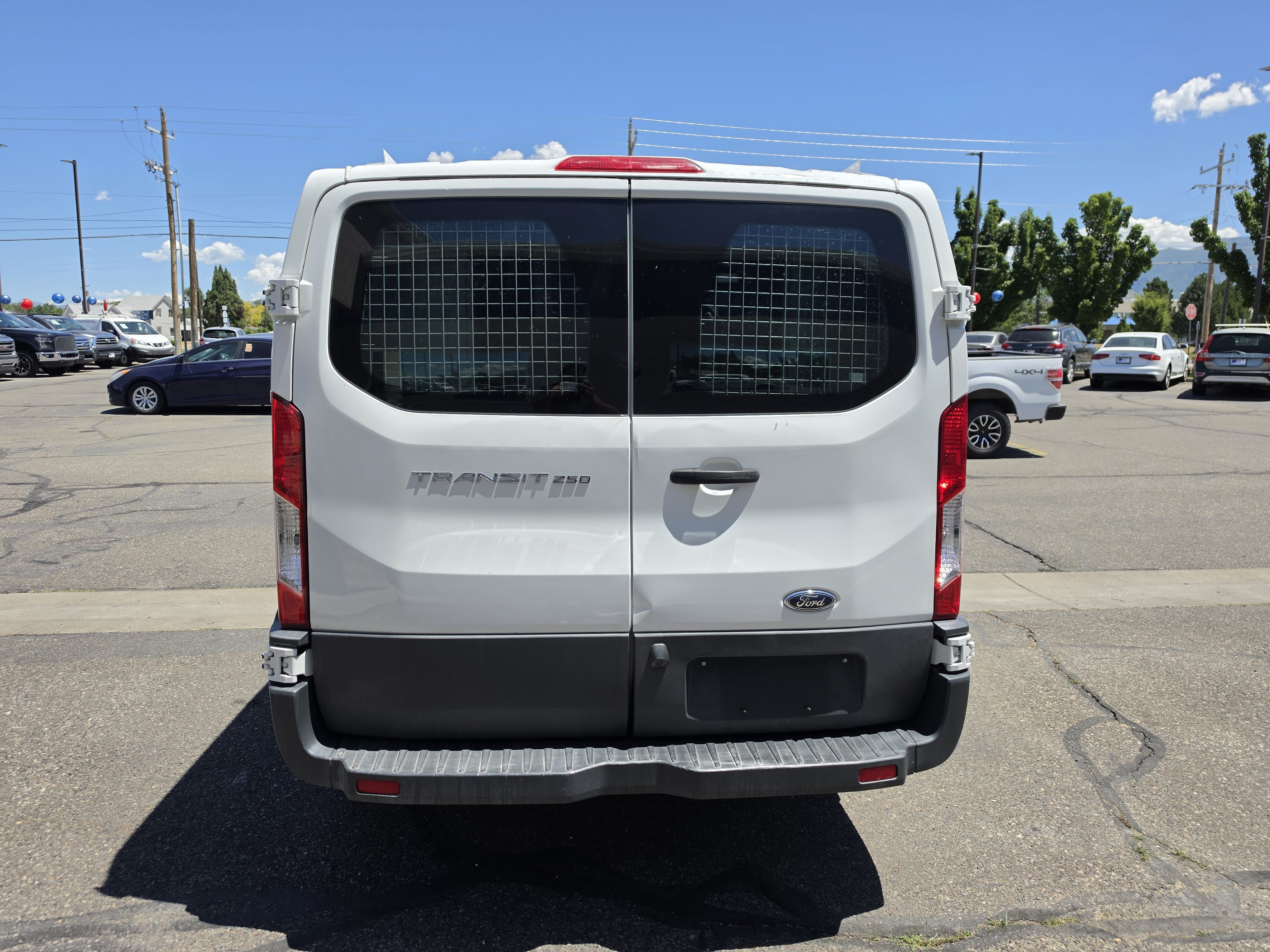 Used 2016 Ford Transit 250 130 Low Roof RWD image 6