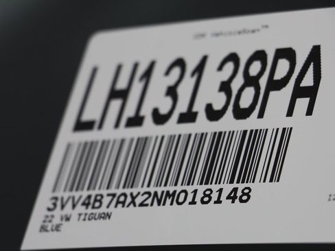 Used 2022 Volkswagen Tiguan SEL R-Line image 26