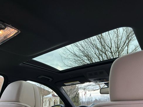 Used 2013 BMW 550i xDrive Sedan image 18