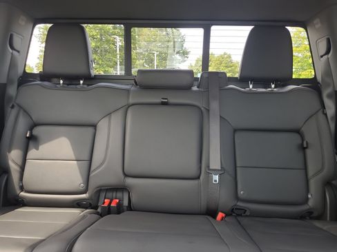 Used 2024 GMC Sierra 1500 SLT w/ SLT Premium Plus Package AWD/4WD image 31