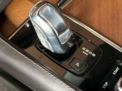 Used 2017 Volvo XC90 T8 Excellence image 22