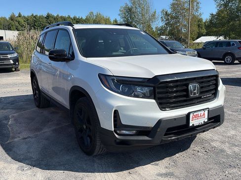 Used 2024 Honda Passport Black Edition image 4