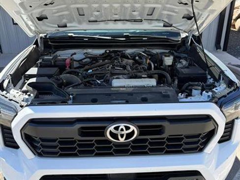 Used 2024 Toyota Tacoma TRD Off-Road AWD/4WD image 51