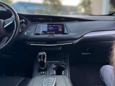 Used 2021 Cadillac XT4 Premium Luxury image 22