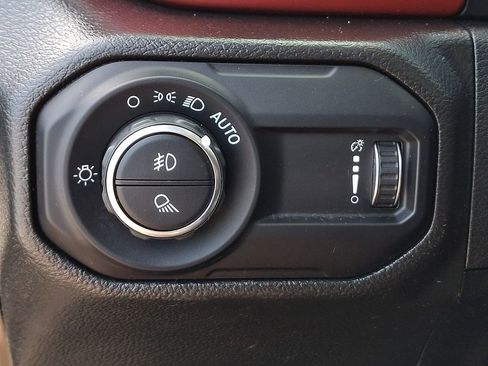 Used 2023 Jeep Gladiator Rubicon w/ Cold Weather Group AWD/4WD image 24
