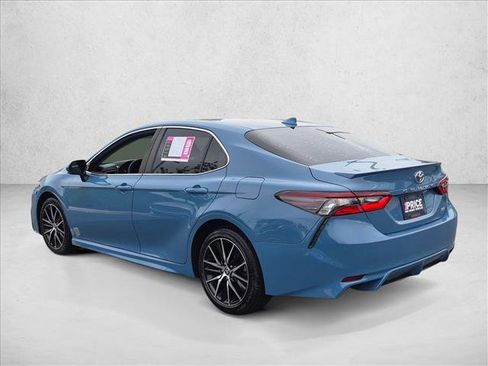 Used 2023 Toyota Camry SE FWD image 8