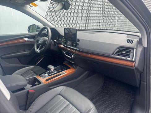 Used 2023 Audi Q5 2.0T Premium w/ Convenience Package AWD/4WD image 9