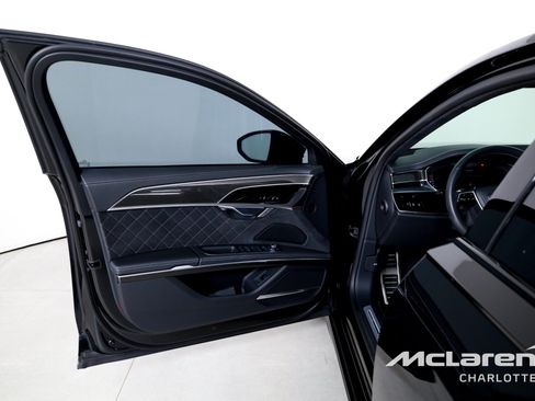 Used 2023 Audi S8 w/ S8 Comfort Plus Package AWD/4WD image 10