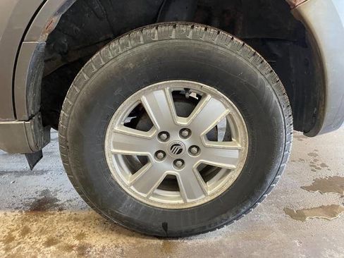 Used 2010 Mercury Mariner I4 AWD 4dr SUV image 15