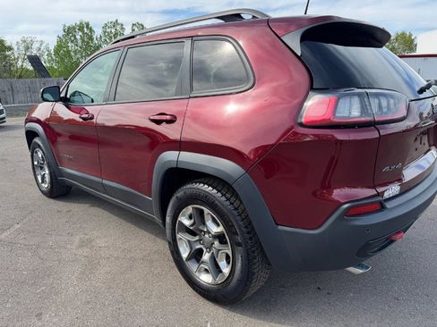 Used 2019 Jeep Cherokee Trailhawk AWD/4WD image 10