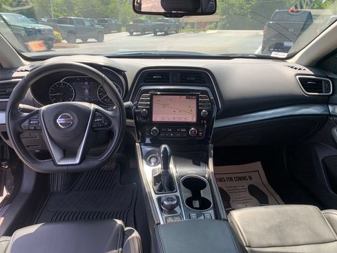 Used 2022 Nissan Maxima SV w/ Floor Mat Group FWD image 19