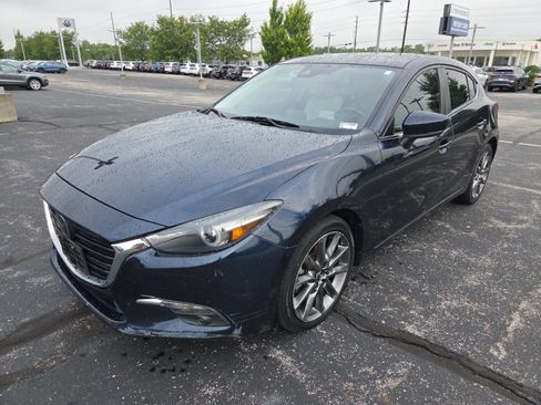 Used 2018 MAZDA MAZDA3 Grand Touring w/ Premium Equipment Package FWD image 13