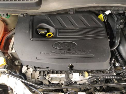 Used 2017 Ford Escape SE w/ SE Cold Weather Package FWD image 30