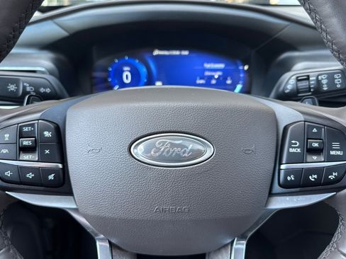 Certified 2020 Ford Explorer Platinum w/ Premium Technology Package AWD/4WD image 26
