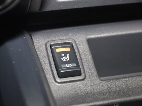 Used 2019 Nissan Titan SV w/ SV Convenience Package image 8